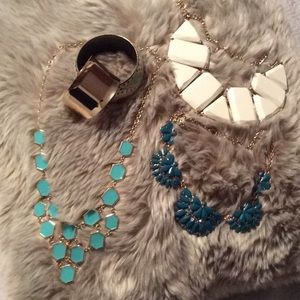 Lot of costume Gold tone jewellery